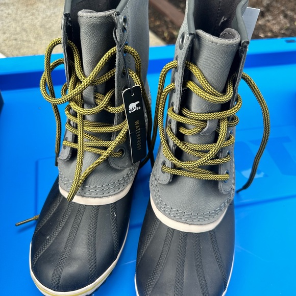 Sorel Waterproof boots New With Tag - Picture 2 of 6